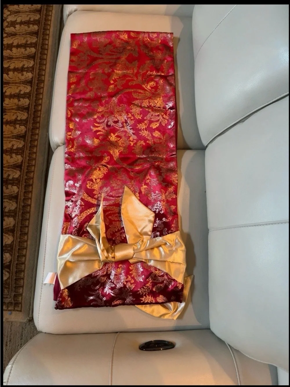 Red Gold Brocade Christmas Table Runner Satin Bow NWT